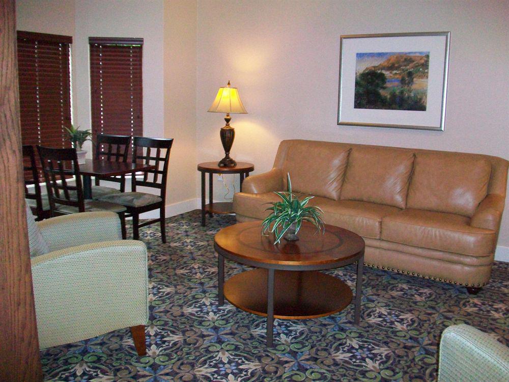 Staybridge Suites Mcallen By Ihg Стая снимка